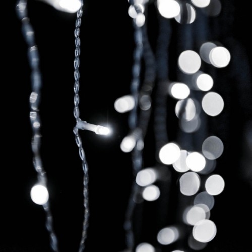 Novogodišnja svetleća zavesa Crystaline 143 LED hladno bela
