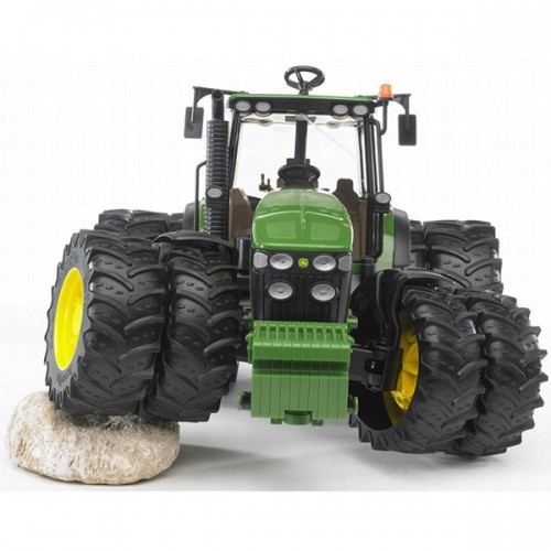 Traktor Bruder John Deere 7930 sa duplim gumama  