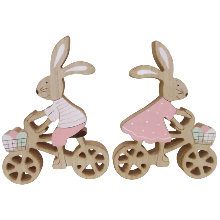 Drveni zeka na biciklu