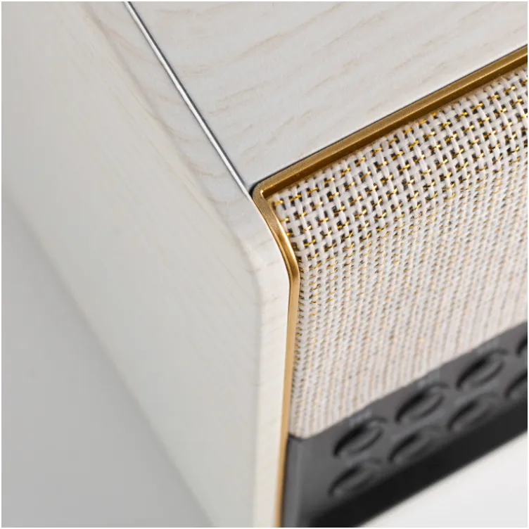 Prenosni retro radio prijemnik RRT5B