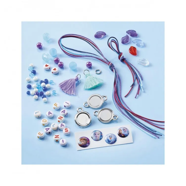 Pravljenje Dizni Frozen narukvica sa slovima, privescima i perlama, 4 narukvice.  Dimenzije pakovanja: 19 x 16 x 3 cm