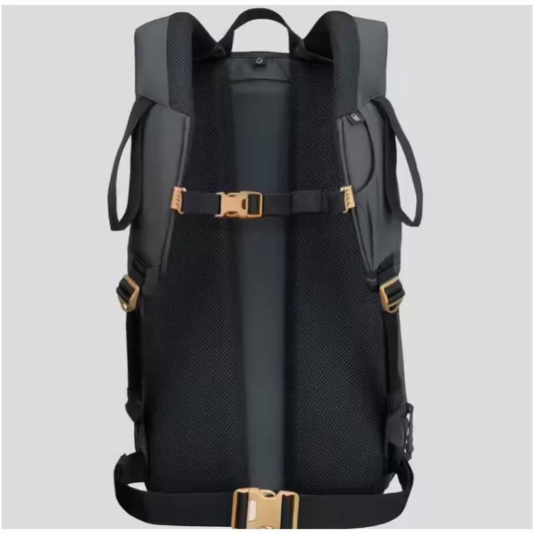 Ranac Quechua 30L za planinarenje crni Ranac Quechua 30L za planinarenje crni
