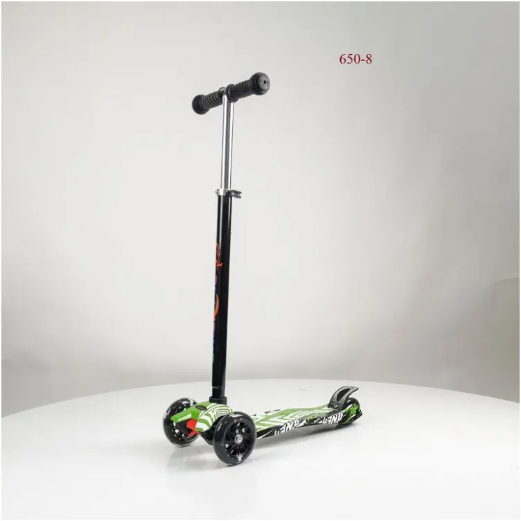 Maxi Trotinet za decu sa svetlećim točkovima Model 650-3