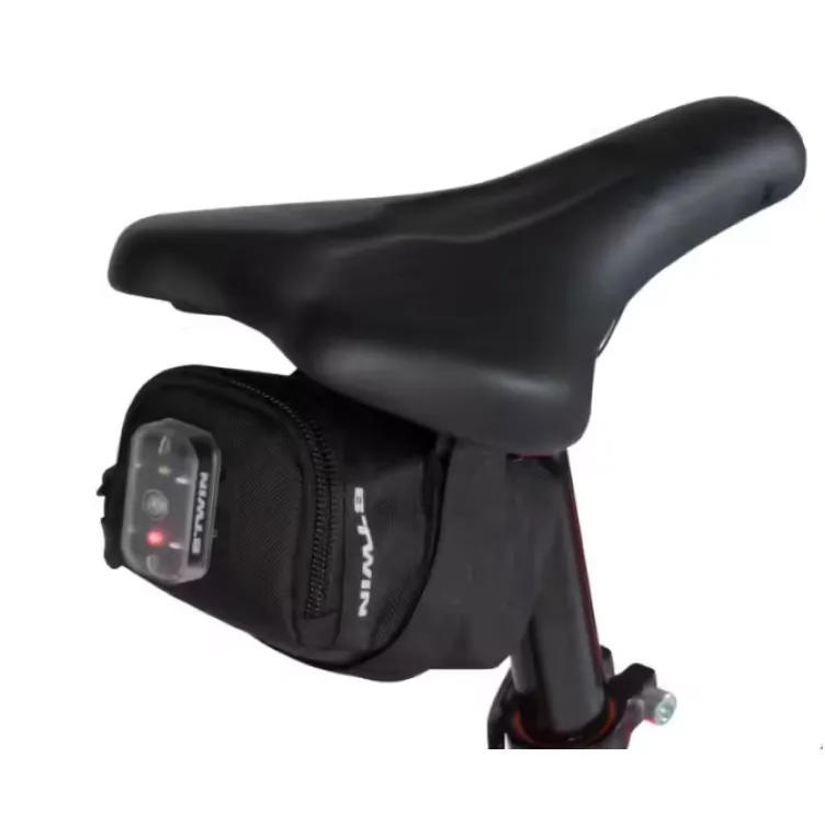 Crni komplet za popravku bicikla i torba 