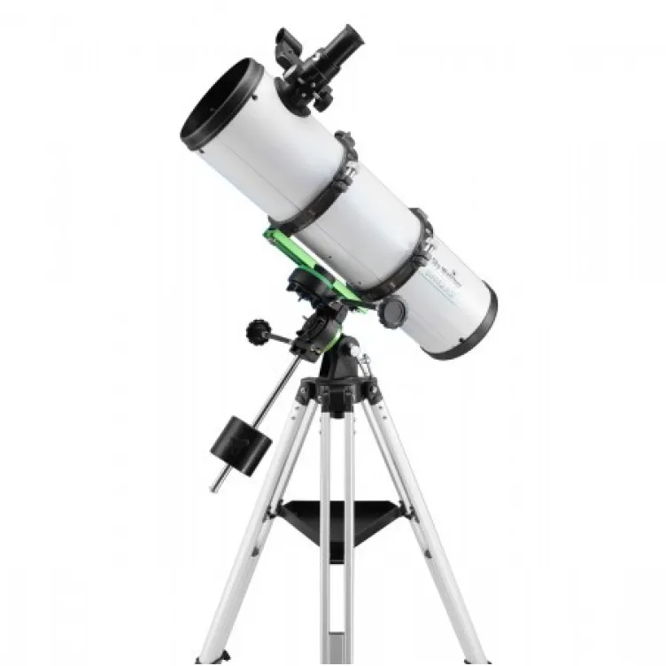 SkyWatcher star-quest-130P (130/650) newtonian reflector on StarQuest mount 