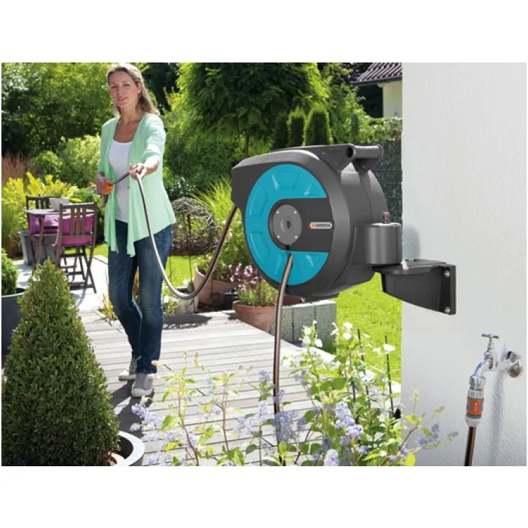 Zidni nosač sa crevom 15m Gardena Roll Up Automatic 08022-20