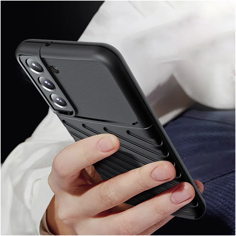 Maska Thunder za iPhone 14 Pro Max crna.