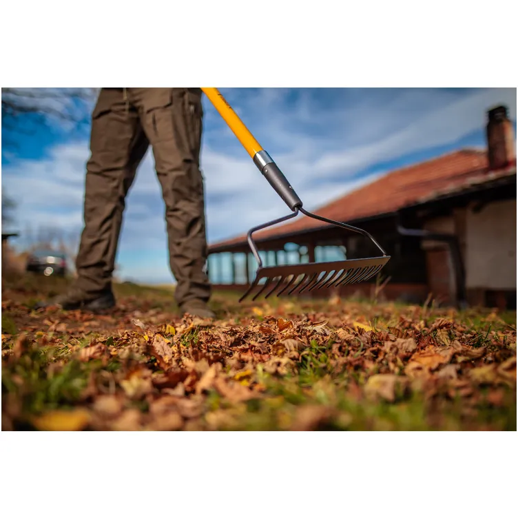 Grabulja 14 zuba sa fiberglass drškom Bomber