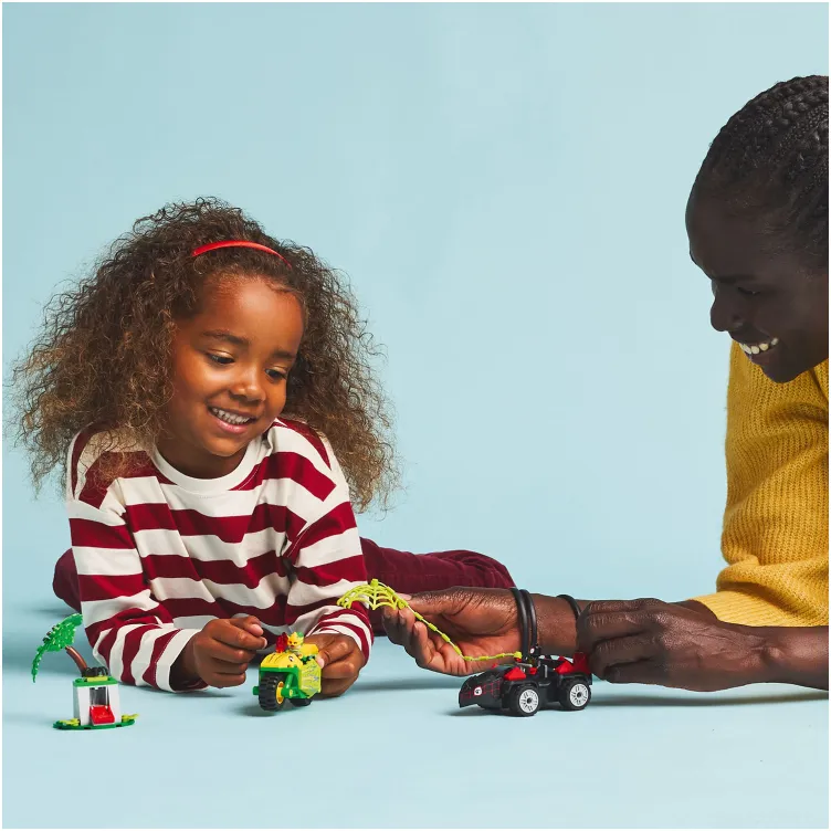 11198 Jurnjava Spina i Elektra dinosaur-vozilima