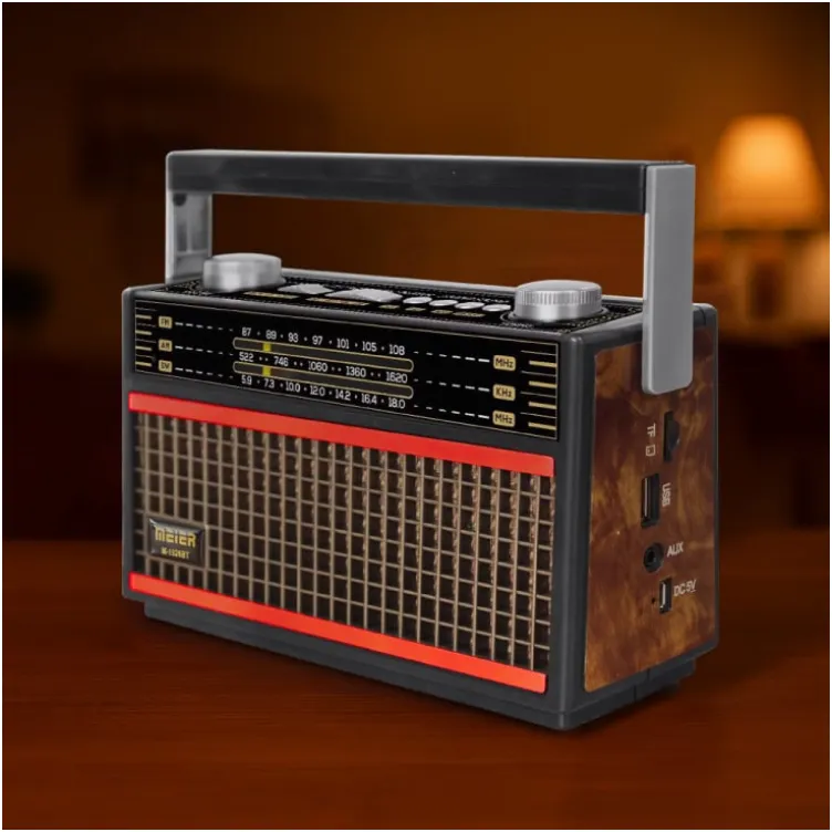 Prenosni retro radio prijemnik crveni