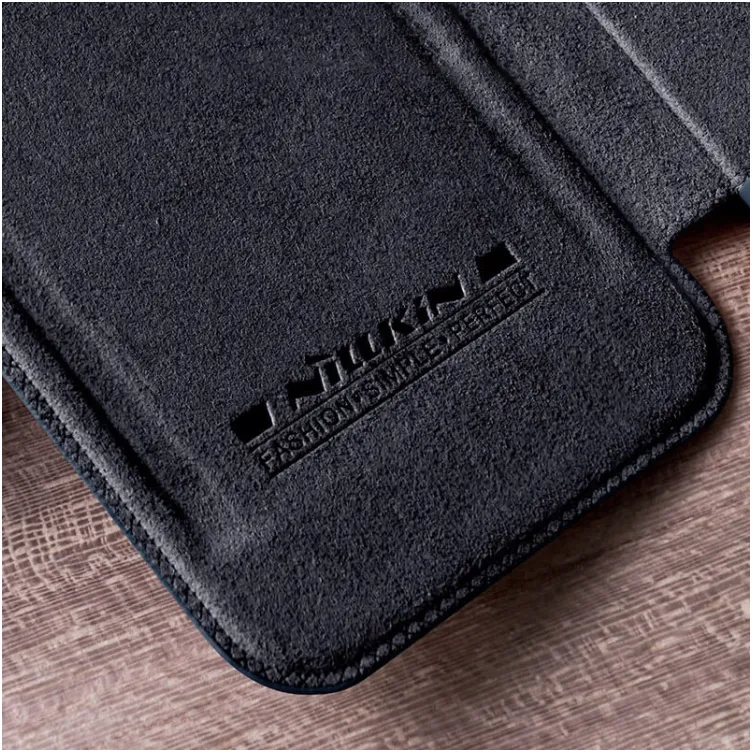 Maska na preklop Nillkin Qin Pro za iPhone 14 Plus crvena