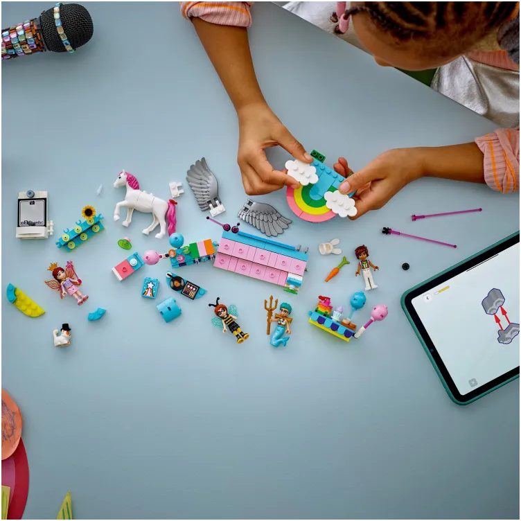 42661 Maskenbal s jednorogom i vilom