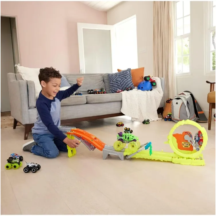 Hot Wheels staza Monster trucks Power Smashers