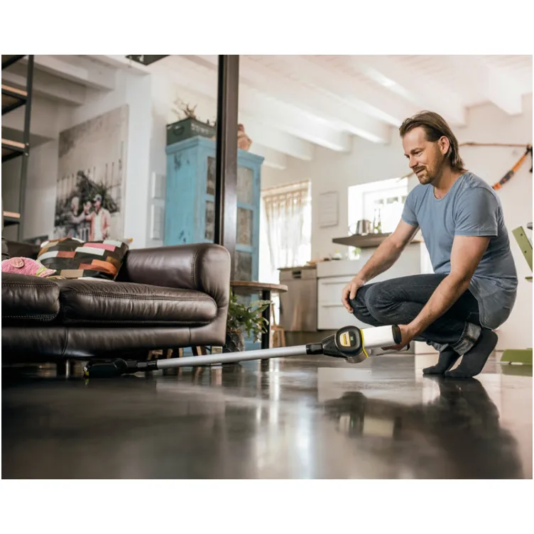 VC 6 Štapni usisivač sa posudom beli outlet