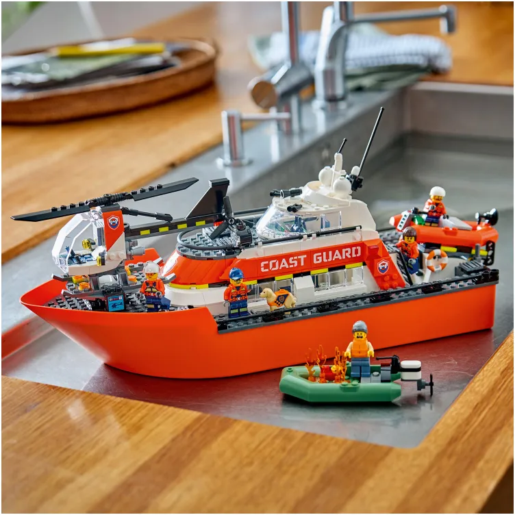 60504 Spasilački brod i helikopter obalske straže