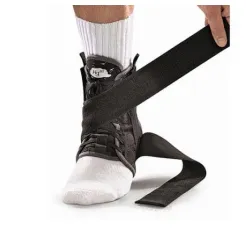 Mueller profesionalna ortoza za skočni zglob pertle+el. traka veličina M