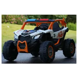 Električni autić 322 predstavlja savršen spoj dizajna, snage i bezbednosti. Sa 4 snažna motora x 390, pruža moćnu i stabilnu vožnju čak i na blagim nagibima i neravnim terenima. Njegov atraktivan izgled, LED svetla i zvučni efekti oduševiće svakog mališana. Baterija od 12V 7Ah omogućava vožnju do 5 km/h, a zahvaljujući daljinskom upravljanju sa STOP funkcijom, roditelji mogu u svakom trenutku preuzeti kontrolu. Kombinacija čvrstog PP materijala, sigurnosnih pojaseva i postepenog starta/zaustavljanja osigura