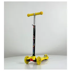Za jedno dete Aluminijumski ram Podesiva ručica 65-89cm Prečnik točkova 120mm Debljina točkova oko 24mm Svetleći točkovi Dužina gazišta 56×13.5cm Preporučeno za uzrast 6+ Preporuceno maksimalno opterećenje do 35kg Težina proizvoda 2.9 kg Dimenzije 56.5×13.5x(65-89)cm Težina pakovanja 3.5kg Dimenzije pakovanja 60x15x28cm