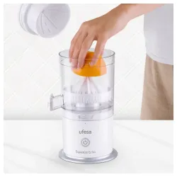 Cediljka za citruse Ufesa Squeeze&Go/punjivi/snaga 45W/beli