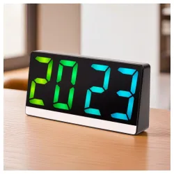 Digitalni budilnik crni