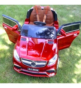 Automobil na akumulator Mercedes AMG crveni