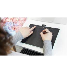 Intuos M Bluetooth Pistachio