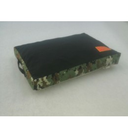 Vodoodbojni jastuk za pse sa drškom Military S